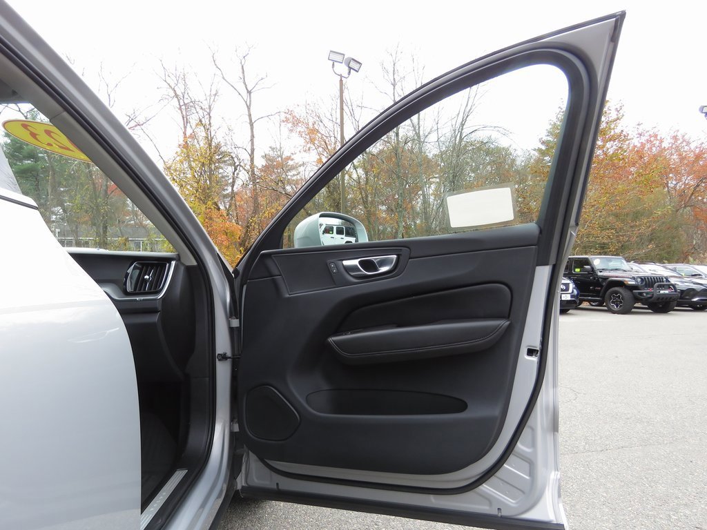 Used 2023 Volvo XC60 B5 Core w/ Climate Package image 13
