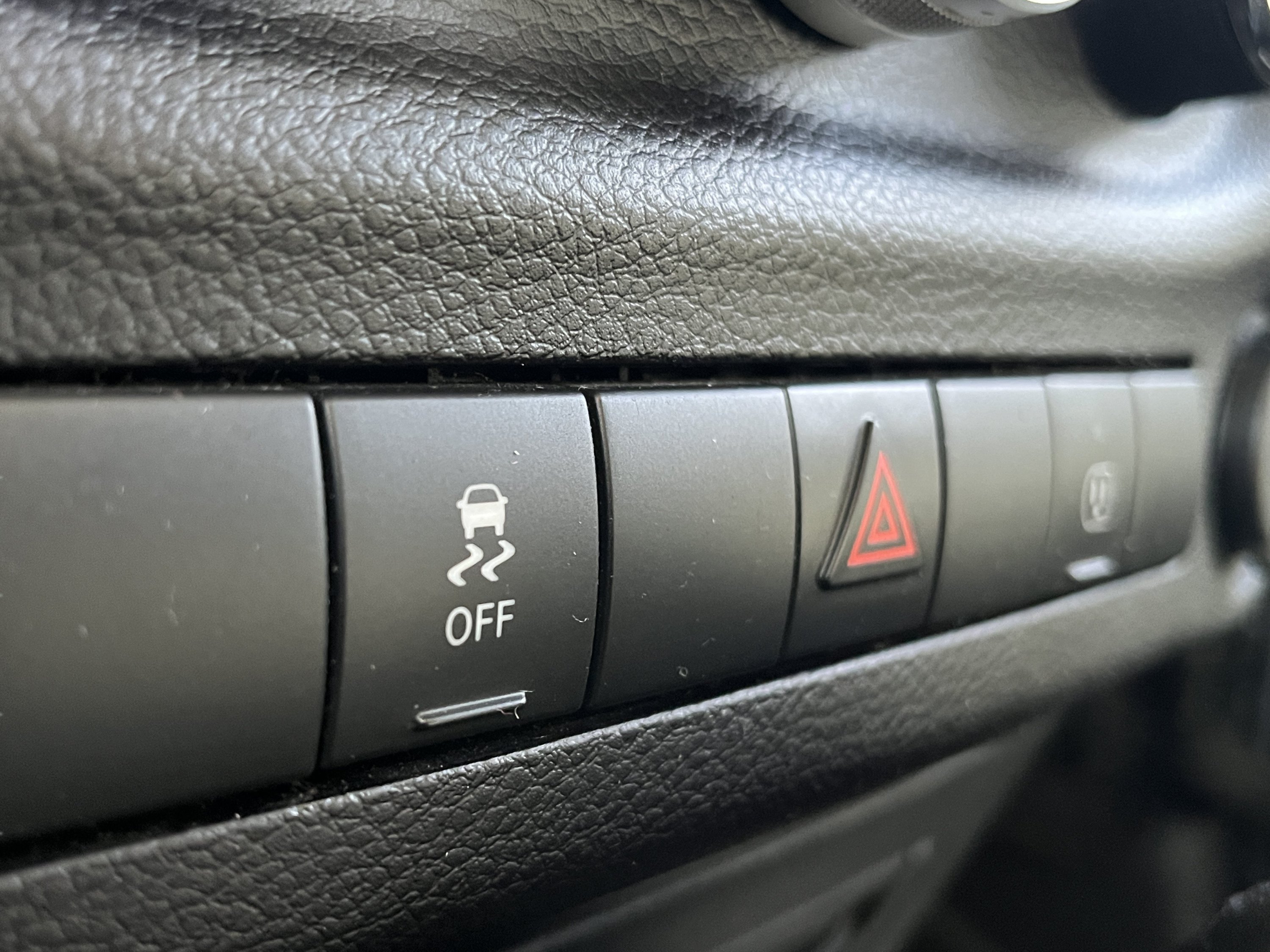 Used 2016 Jeep Wrangler Rubicon w/ Power Convenience Group AWD/4WD image 17