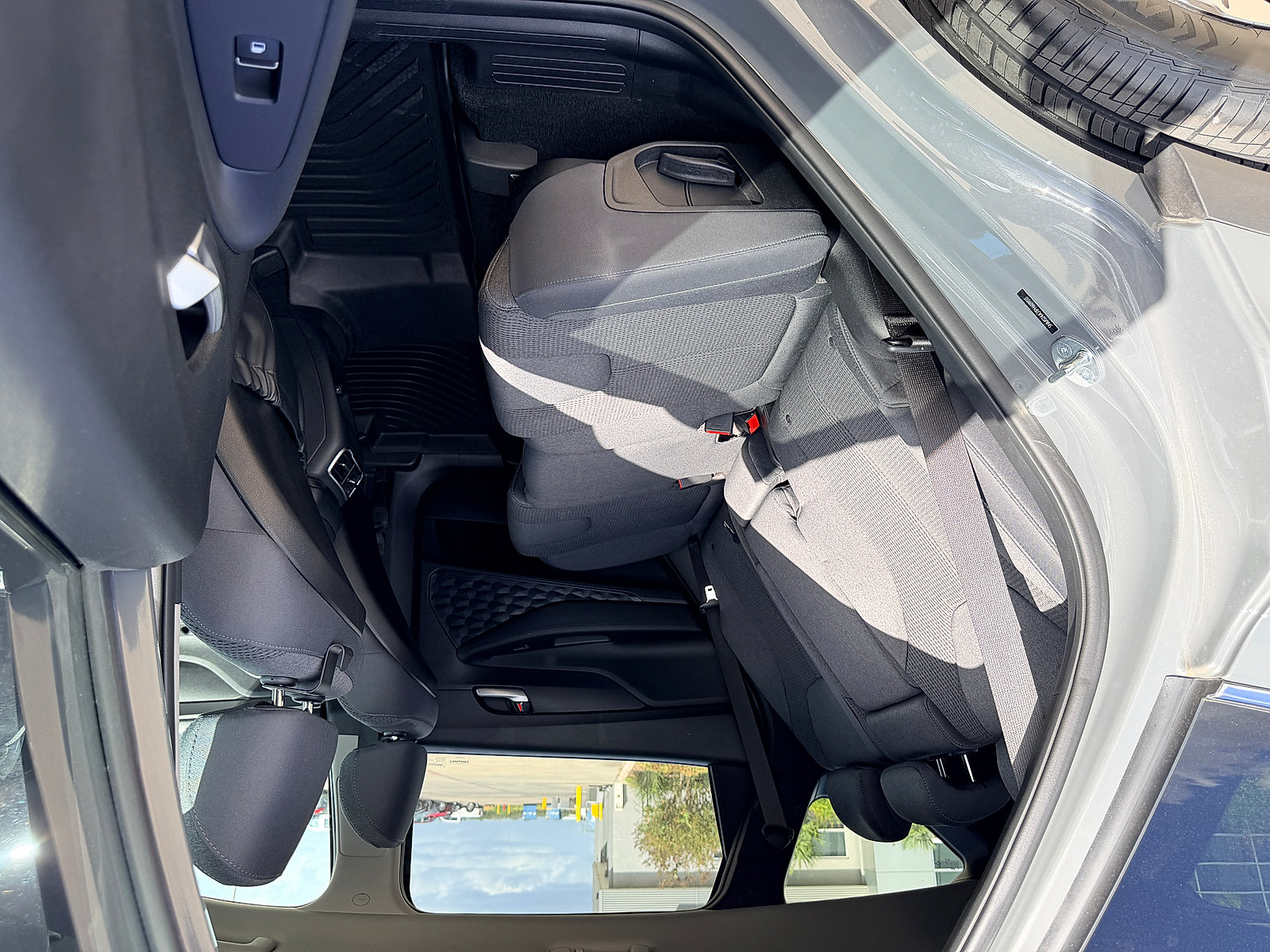 Used 2023 Hyundai Santa Fe SEL FWD image 14