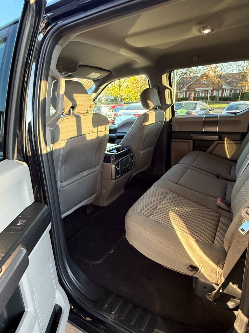 Used 2019 Ford F150 XLT w/ Equipment Group 302A Luxury AWD/4WD image 11