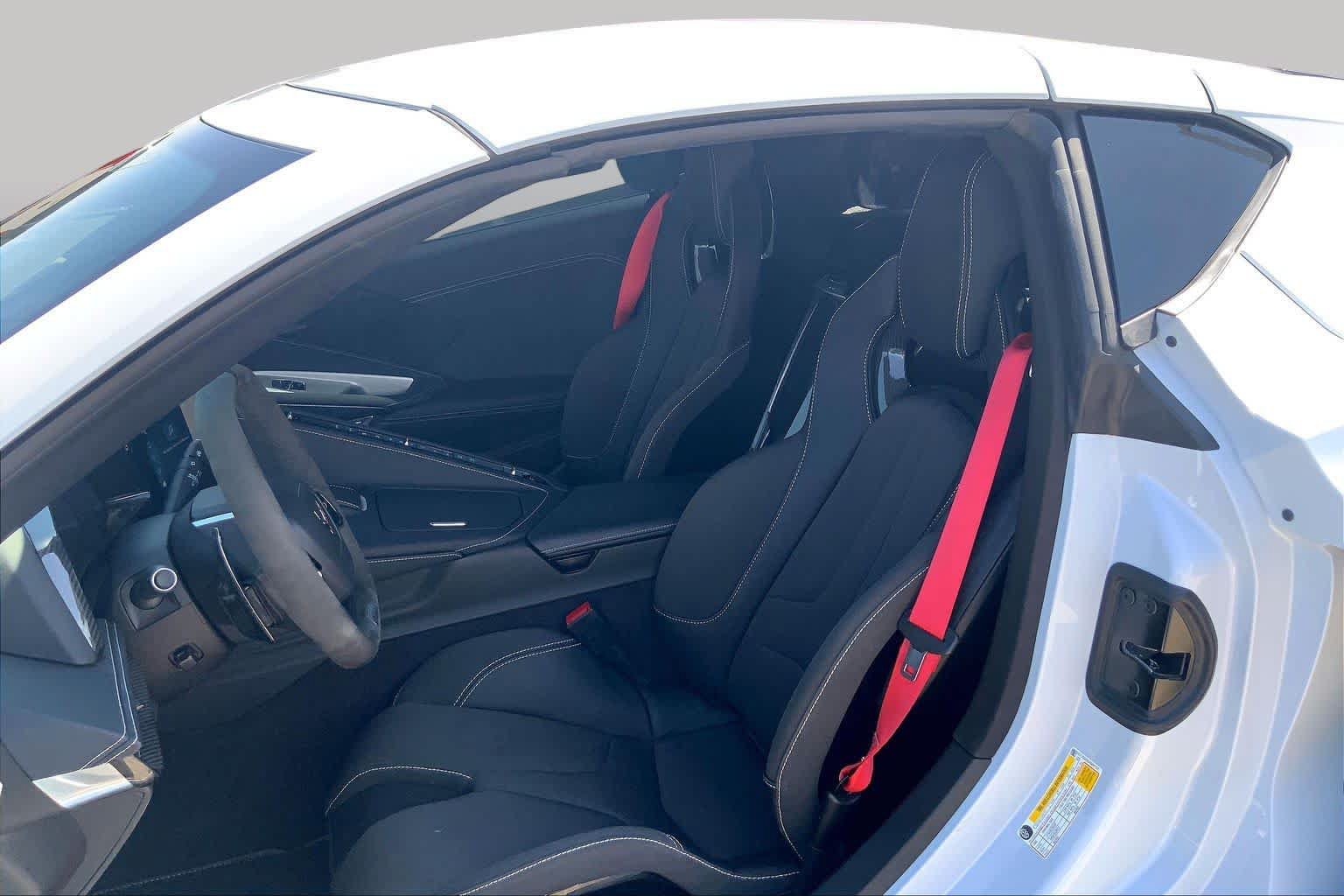 Used 2024 Chevrolet Corvette Z06 RWD image 8