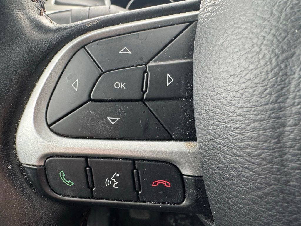 Used 2019 Jeep Compass Latitude w/ Cold Weather Group image 16