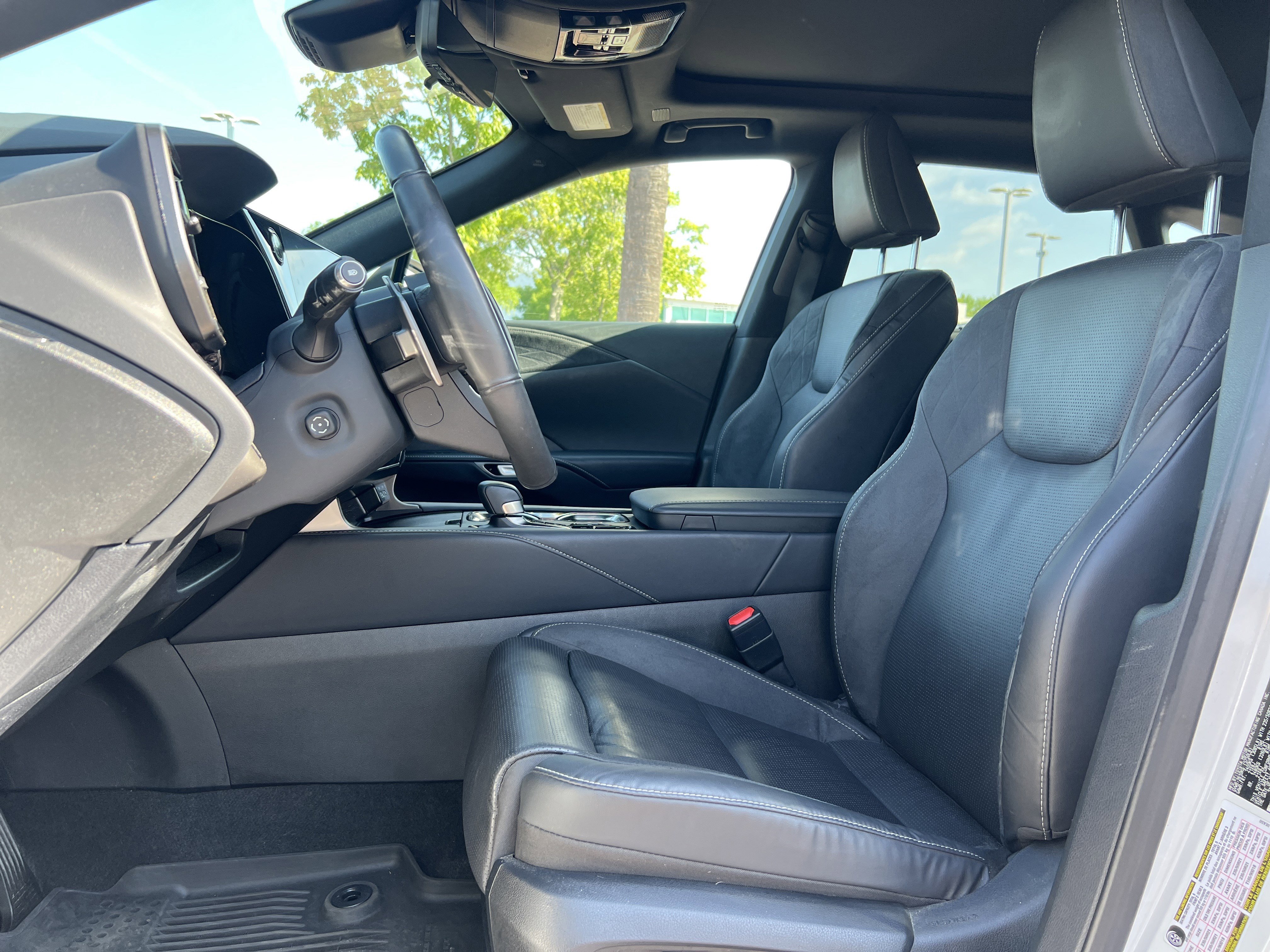 Used 2023 Lexus RX 350 w/ Accessory Package (Z1) AWD/4WD image 16