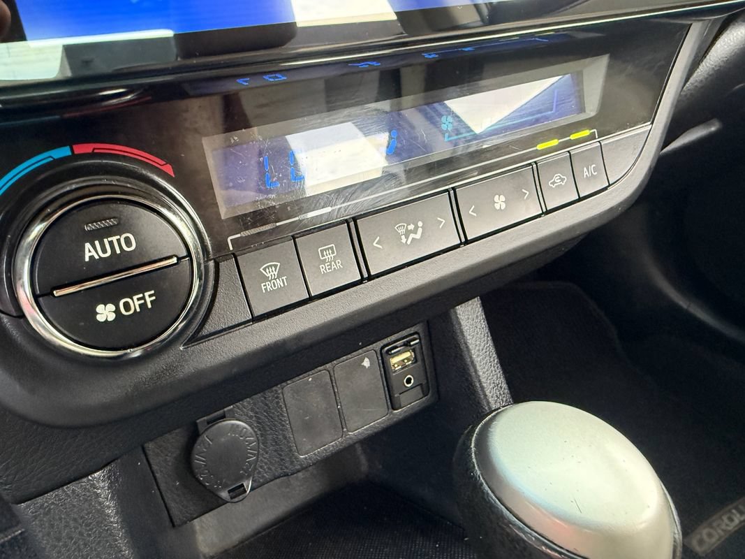 Used 2014 Toyota Corolla LE FWD image 68