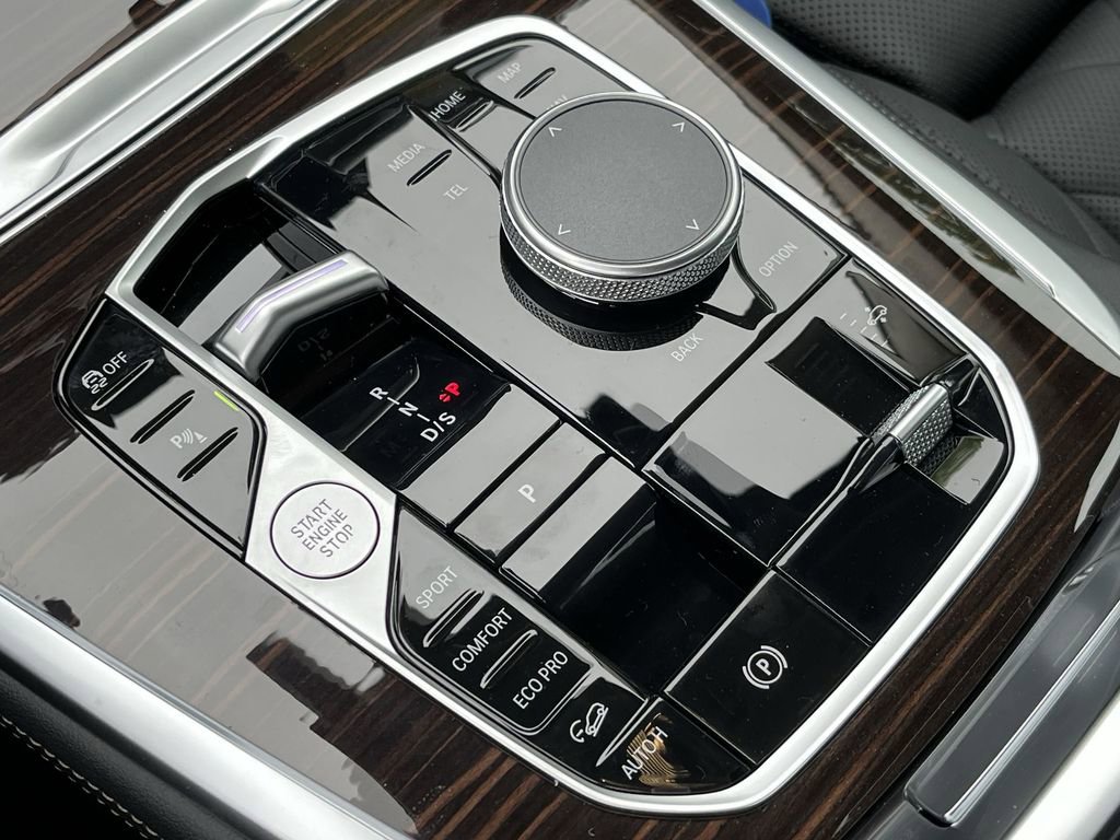 Used 2026 BMW X7 xDrive40i w/ Premium Package image 20