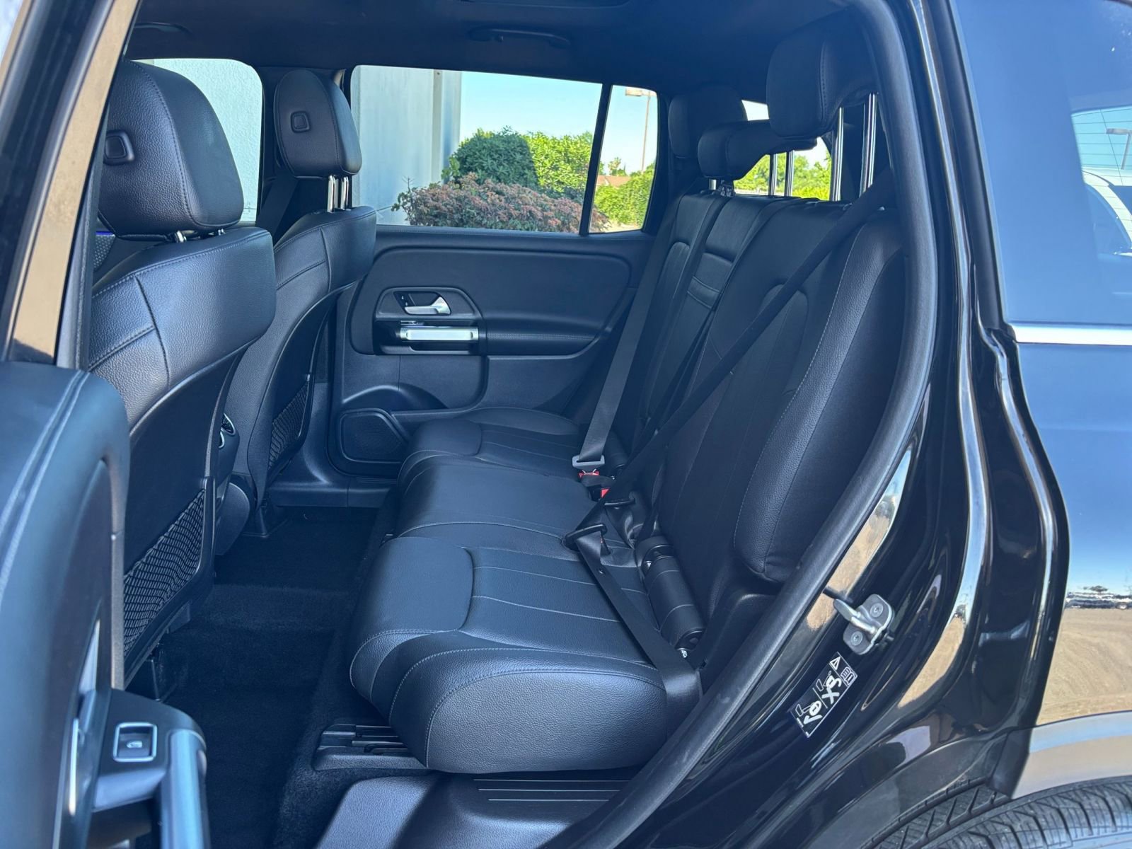Used 2025 Mercedes-Benz GLB 250 image 38