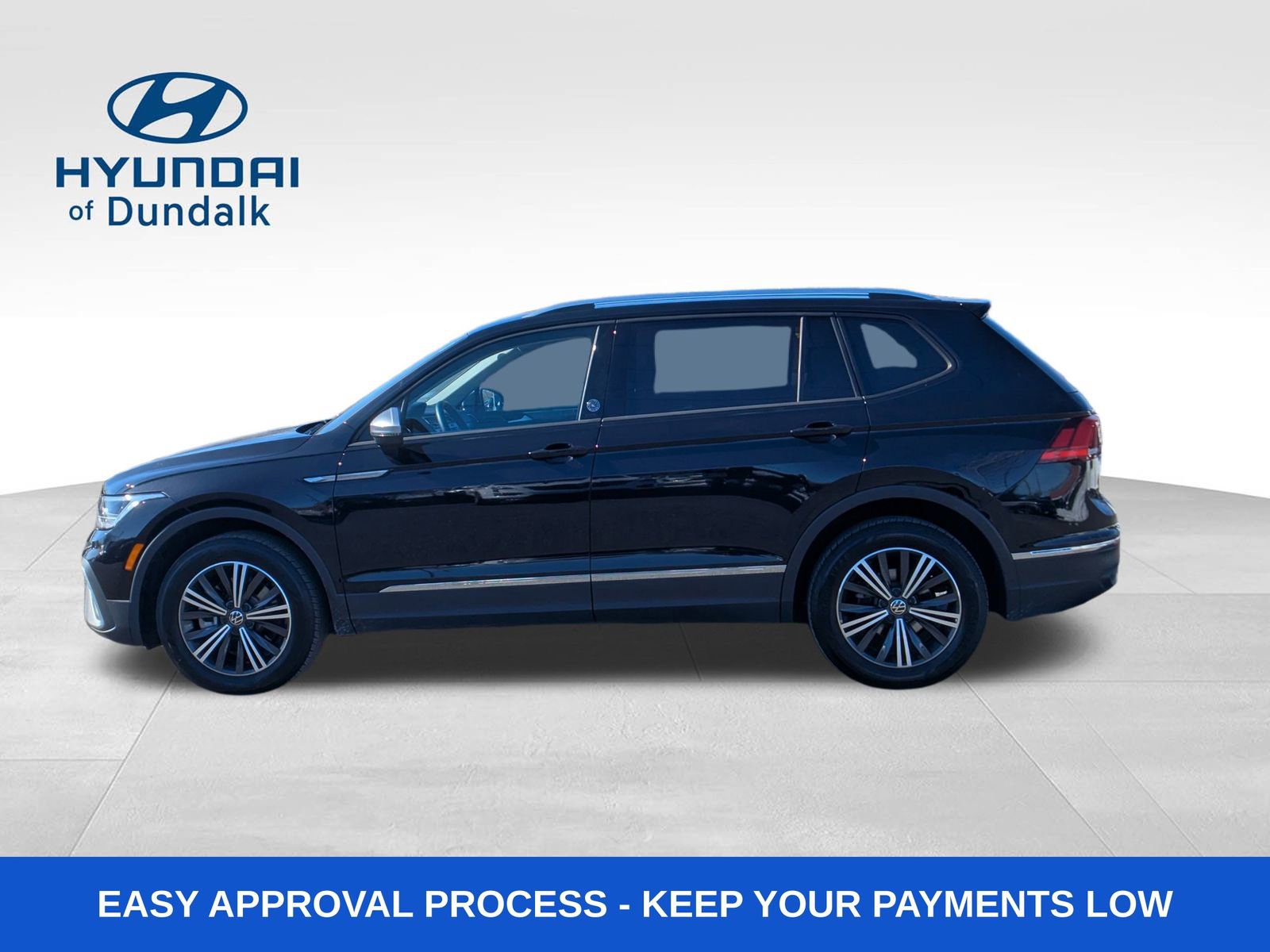 Used 2024 Volkswagen Tiguan Wolfsburg Edition image 2