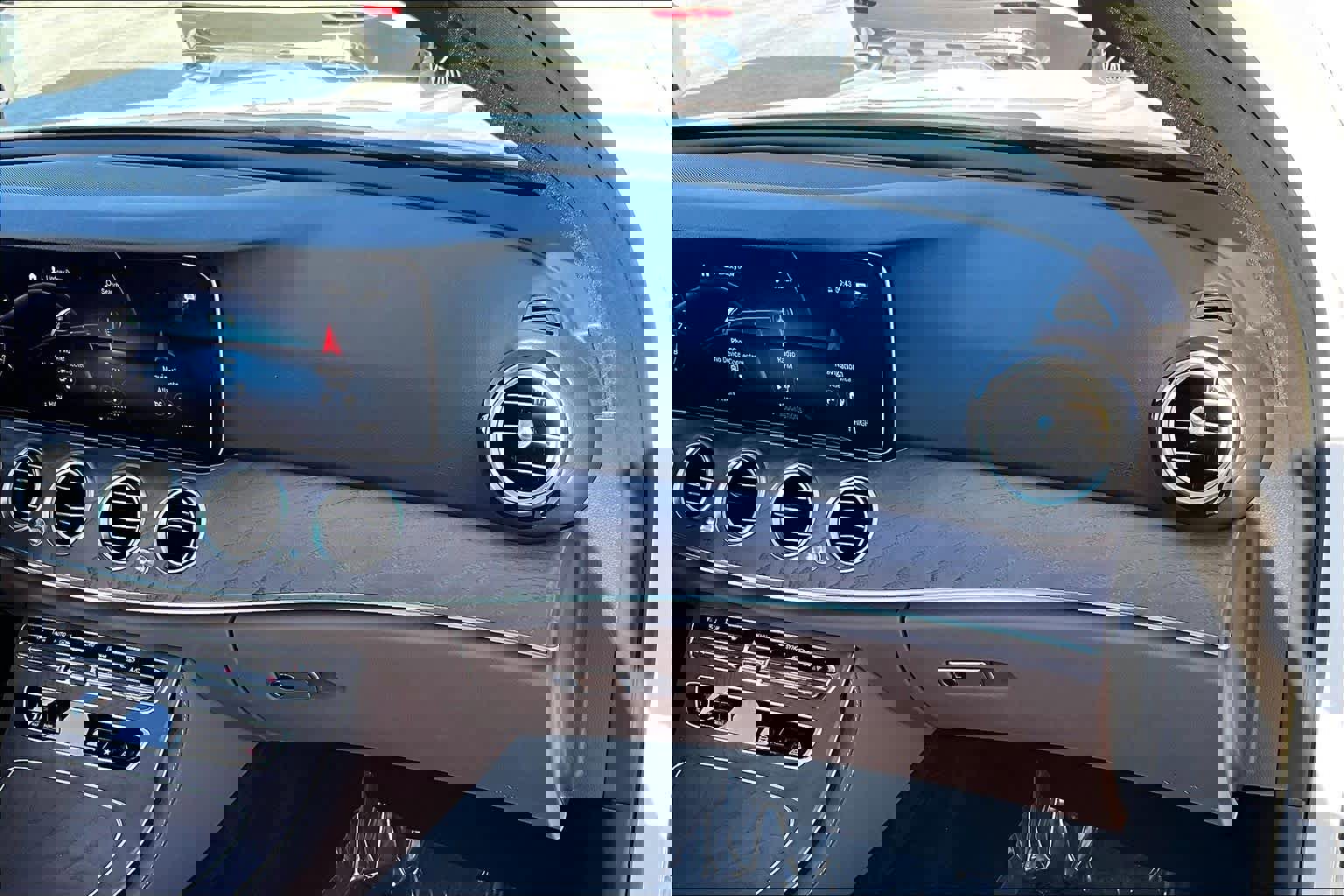 Used 2022 Mercedes-Benz E 350 Sedan image 17