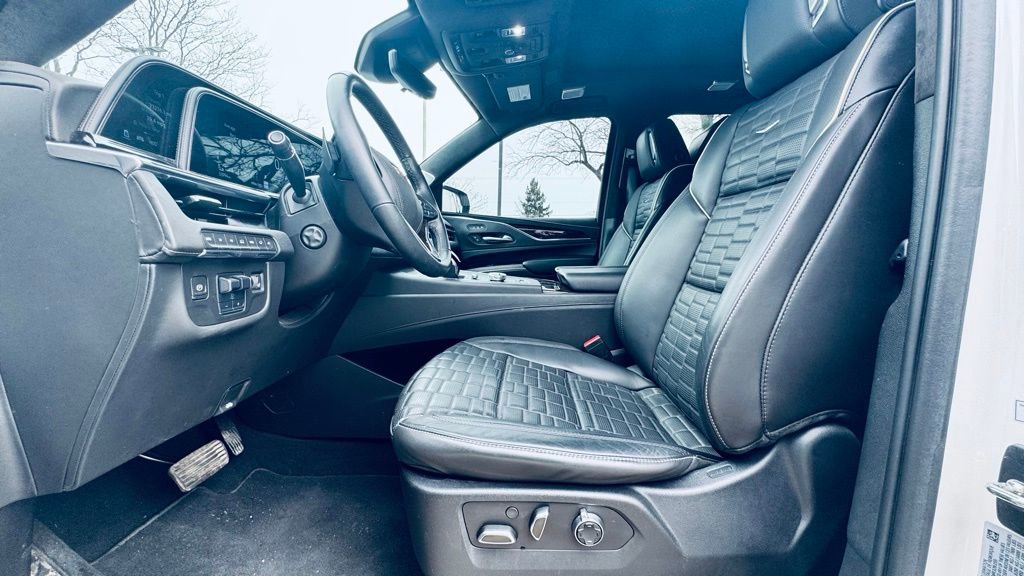 Used 2021 Cadillac Escalade Premium Luxury Platinum image 15