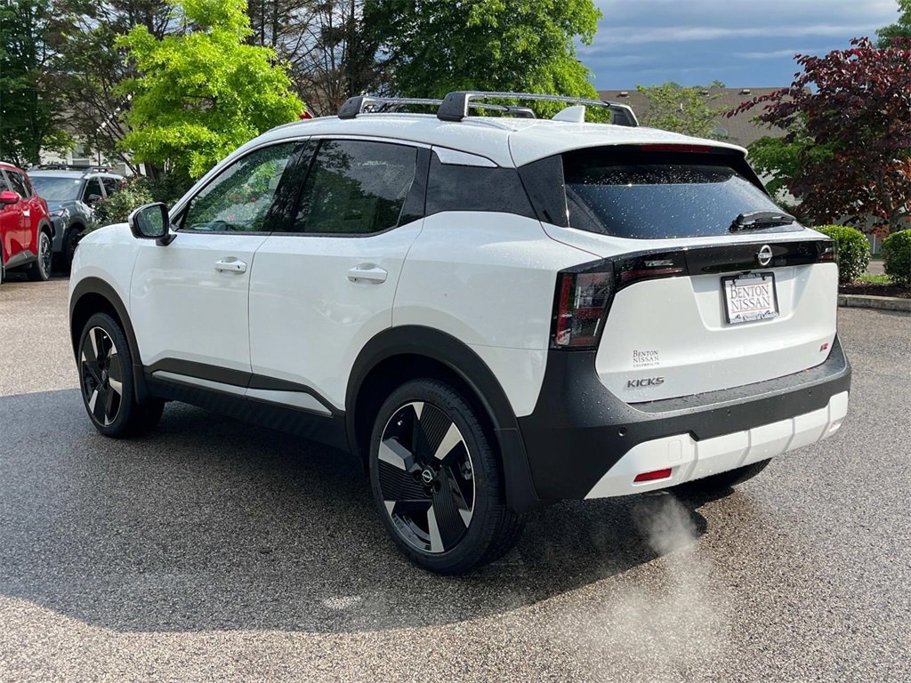 New 2025 Nissan Kicks SR image 6