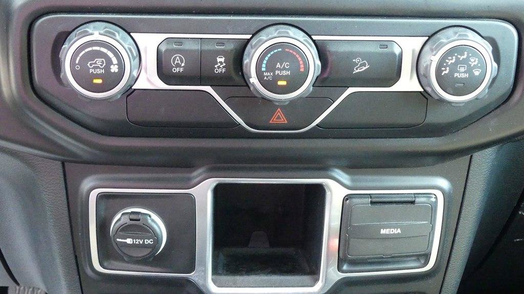 Used 2018 Jeep Wrangler Unlimited Sport AWD/4WD image 19