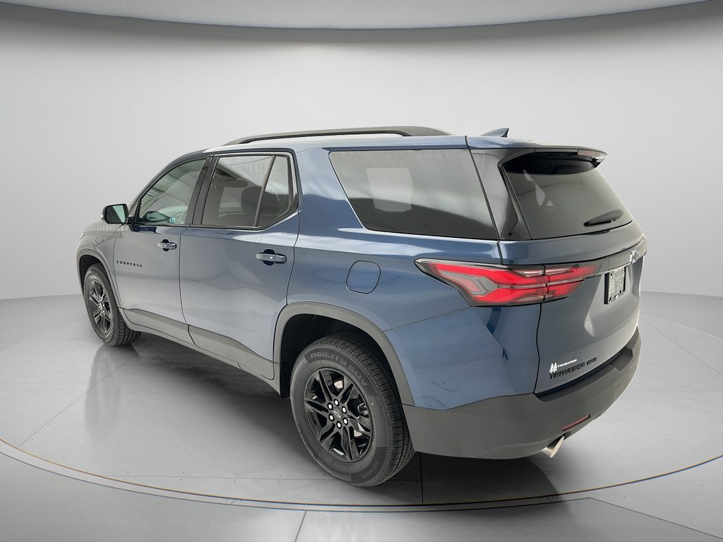 Used 2023 Chevrolet Traverse LT w/ Midnight/Sport Edition AWD/4WD image 4