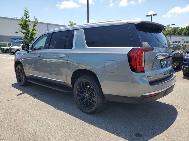 Used 2023 GMC Yukon XL SLT w/ SLT Premium Package AWD/4WD image 4