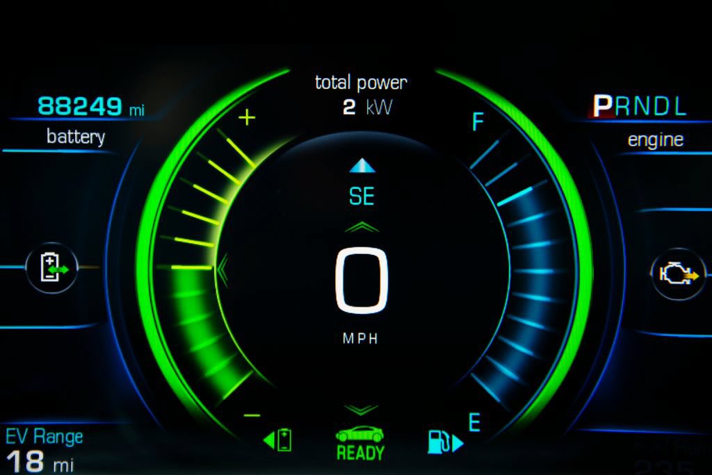 Used 2018 Chevrolet Volt Premier w/ Driver Confidence Package FWD image 23