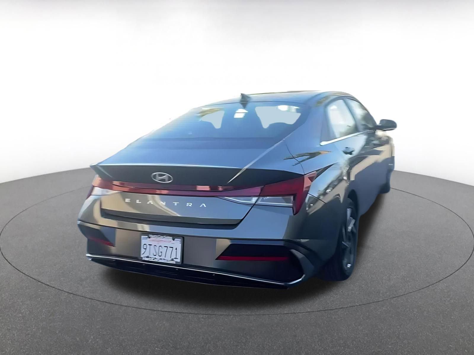 Used 2025 Hyundai Elantra SEL image 14