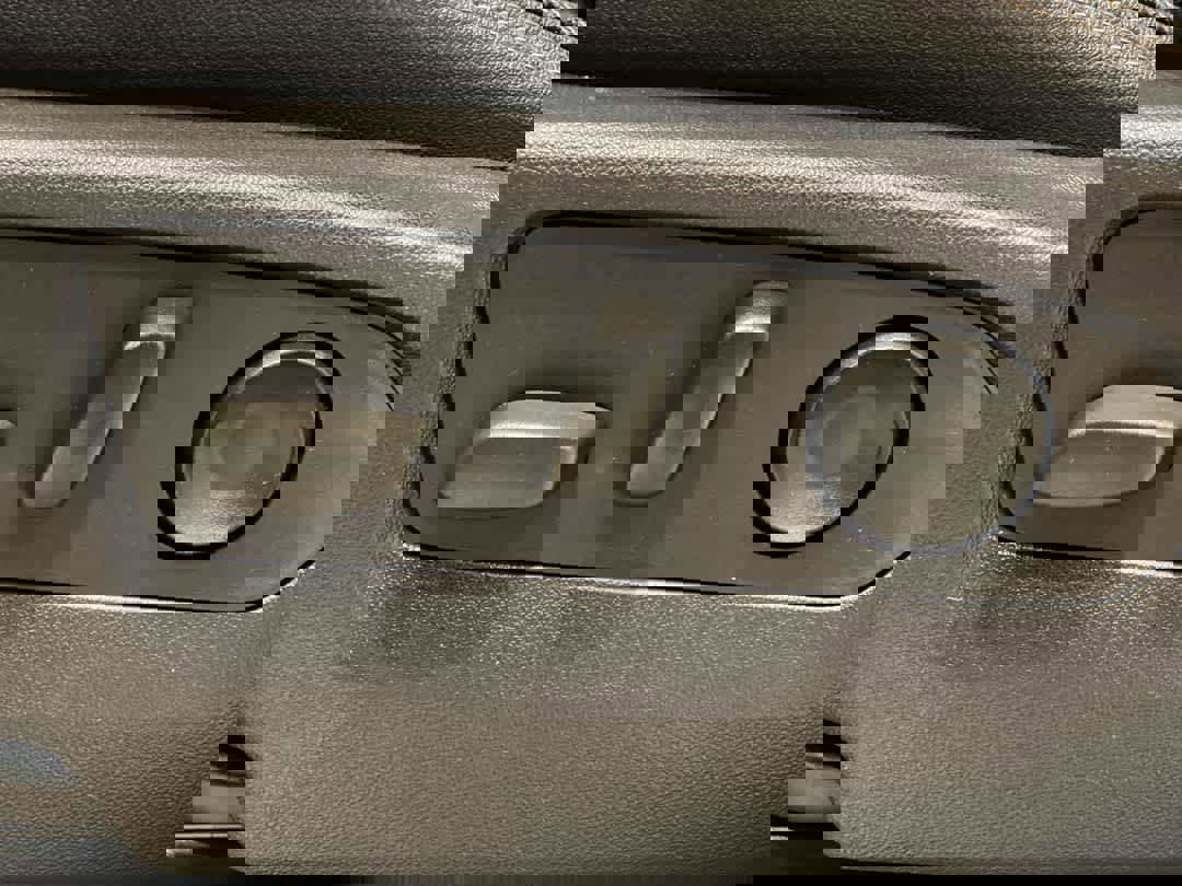 Used 2022 Chevrolet Silverado 1500 High Country w/ Technology Package image 15