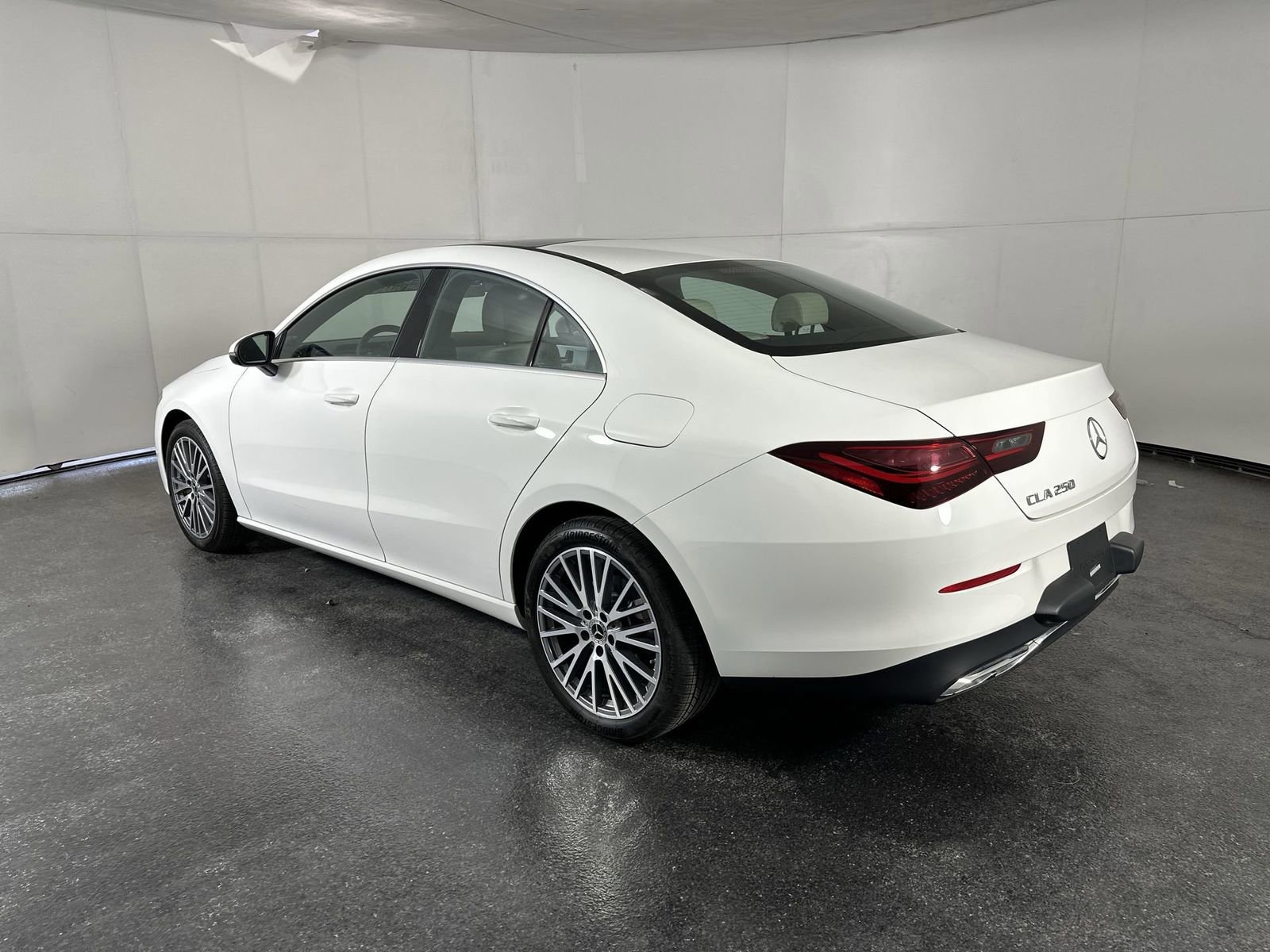 Used 2025 Mercedes-Benz CLA 250 image 9