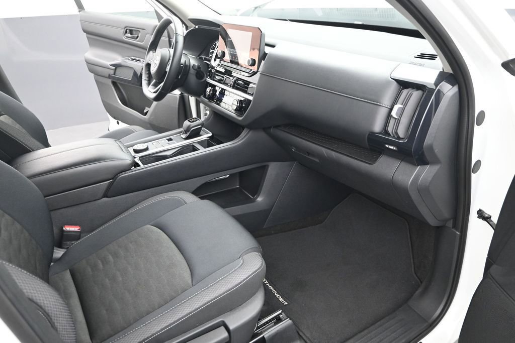 Used 2025 Nissan Pathfinder SV AWD/4WD image 27