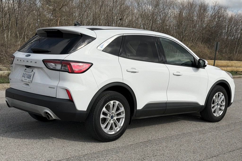 Used 2020 Ford Escape SE image 36