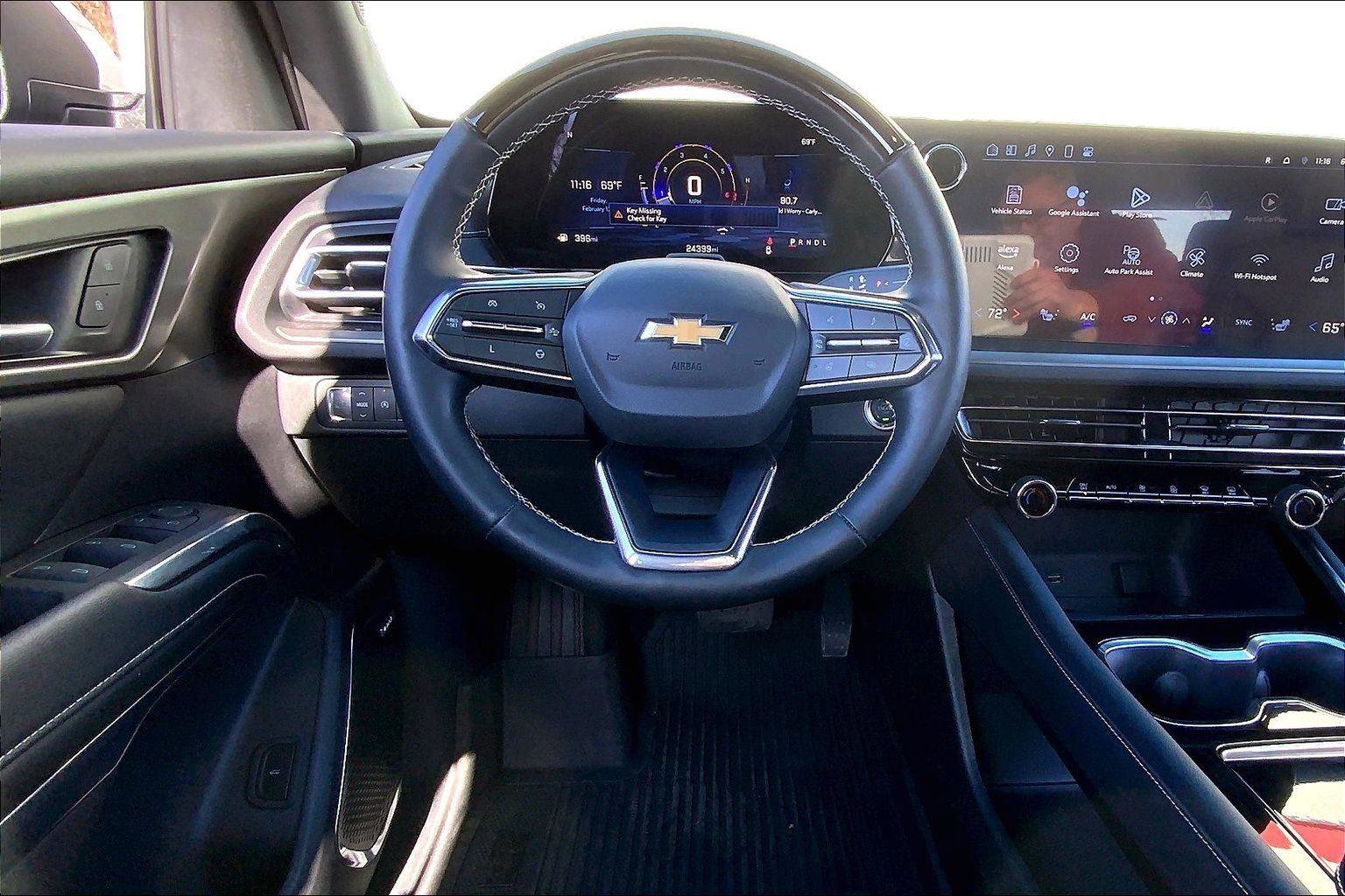 Used 2024 Chevrolet Traverse LT w/ Enhanced Driving Package image 5