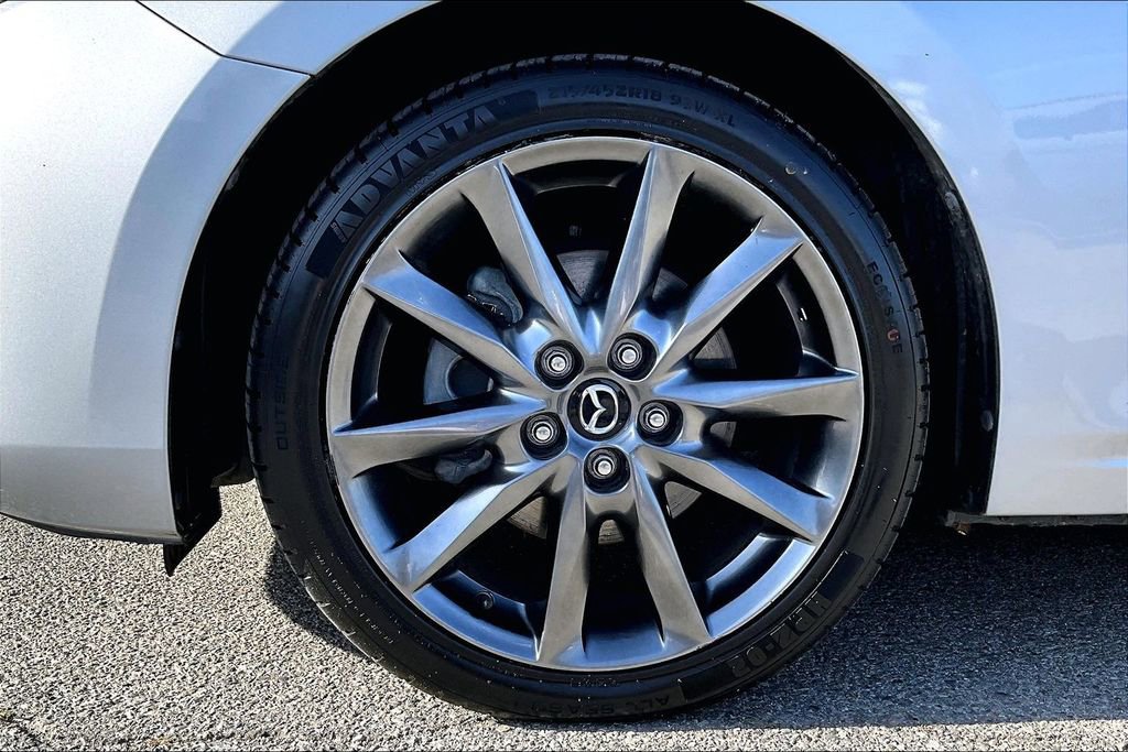 Used 2018 MAZDA MAZDA3 Grand Touring w/ Premium Equipment Package FWD image 34