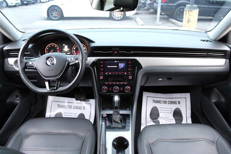 Used 2021 Volkswagen Passat 2.0T SE image 13