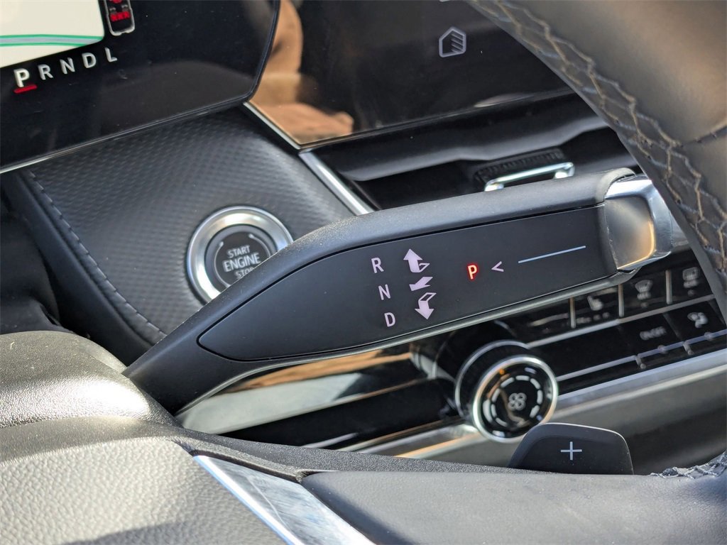 Used 2025 Chevrolet Equinox LT image 28