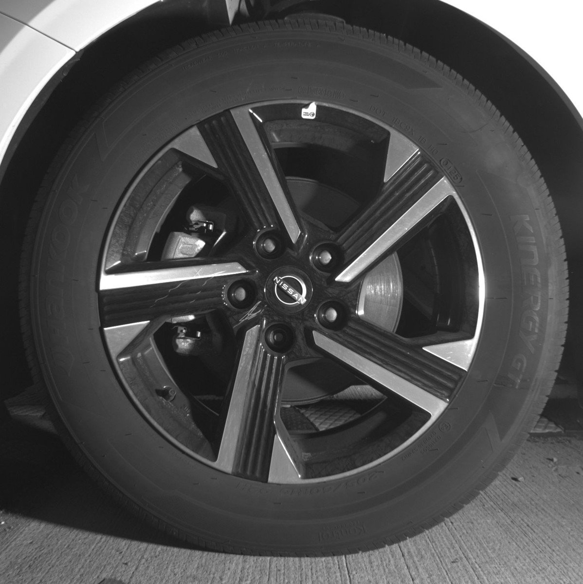 Used 2025 Nissan Sentra SV image 12