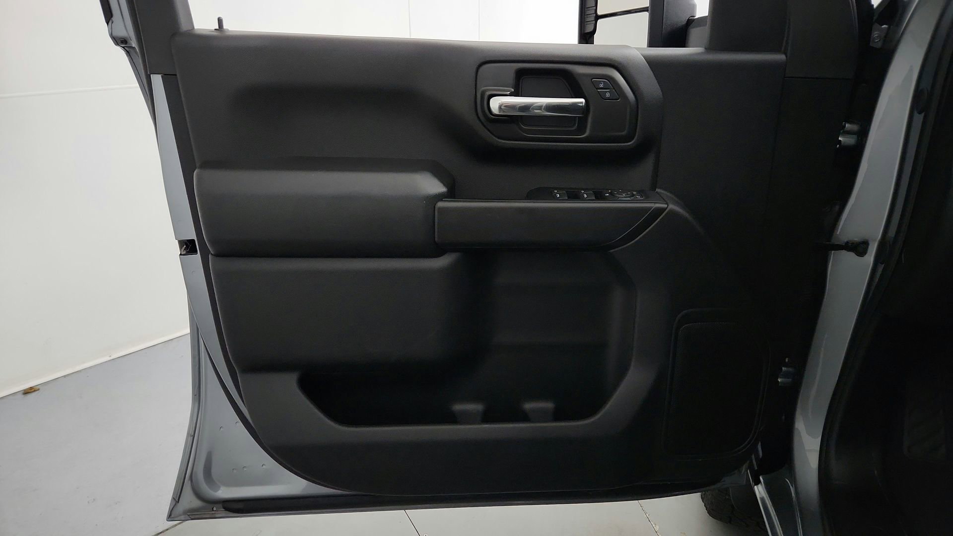 Used 2024 Chevrolet Silverado 2500 Custom w/ Snow Plow Prep/Camper Package image 11