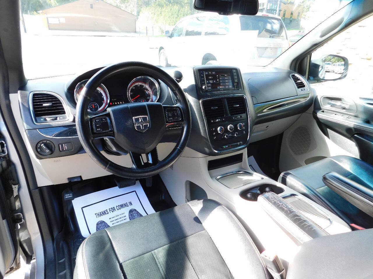 Used 2017 Dodge Grand Caravan SXT image 30