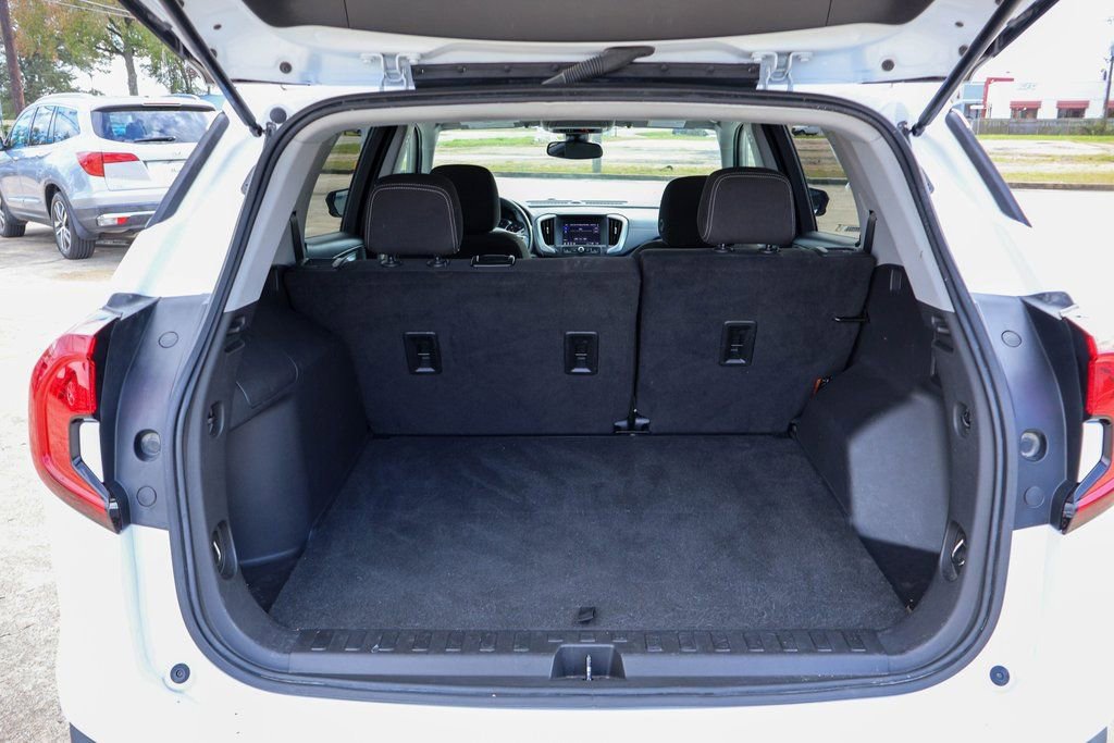 Used 2023 GMC Terrain SLE image 24