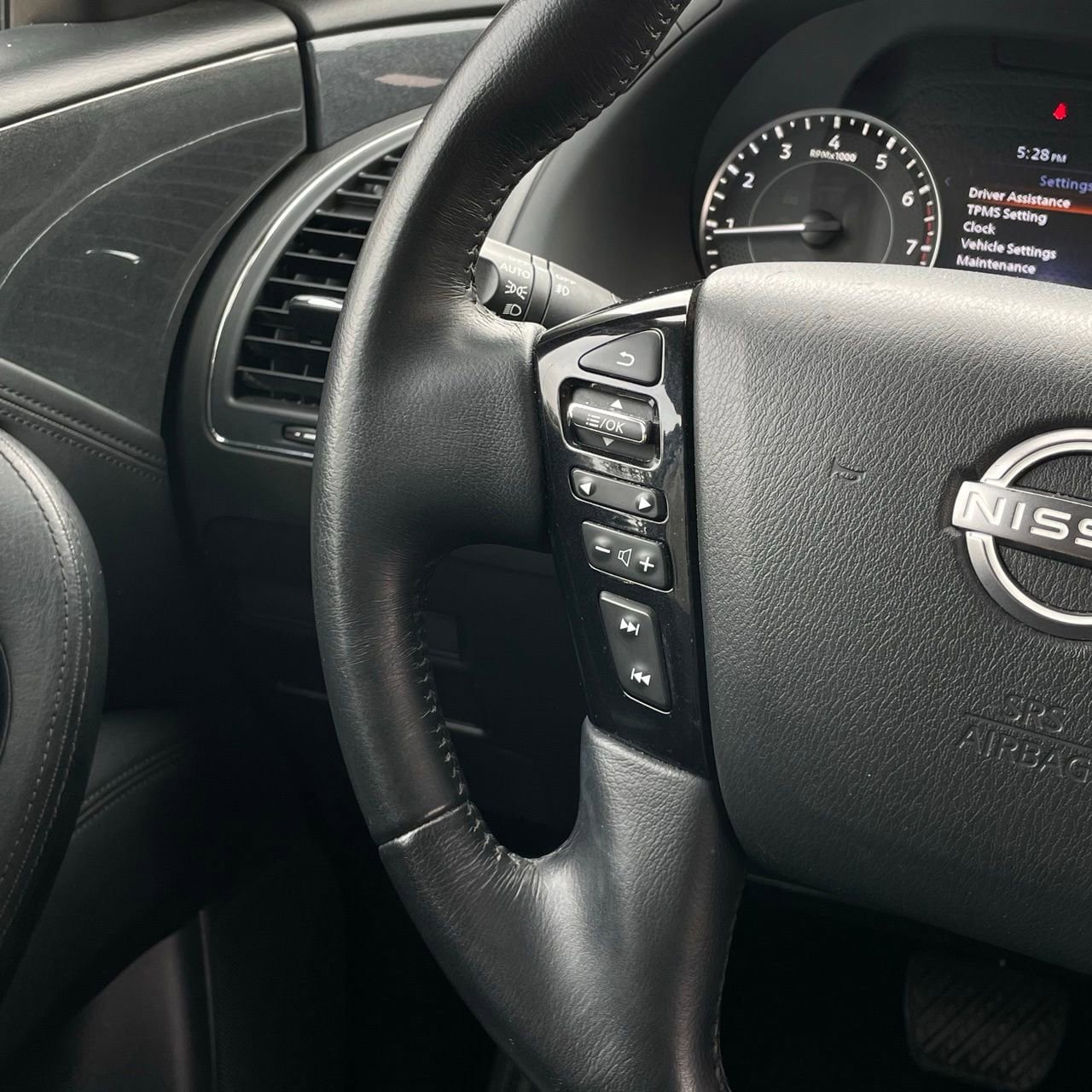 Used 2024 Nissan Armada SV image 13
