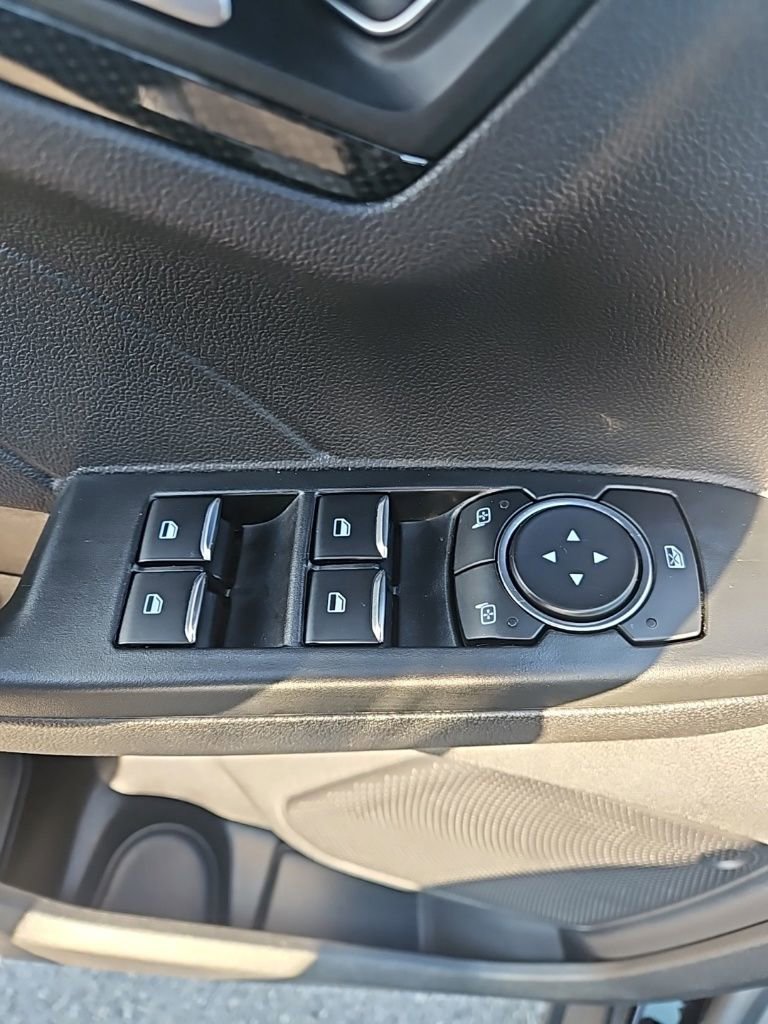 Used 2025 Ford Escape ST-Line image 16