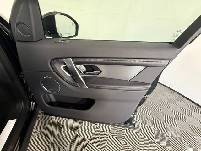 New 2026 Land Rover Discovery Sport Landmark AWD/4WD image 24