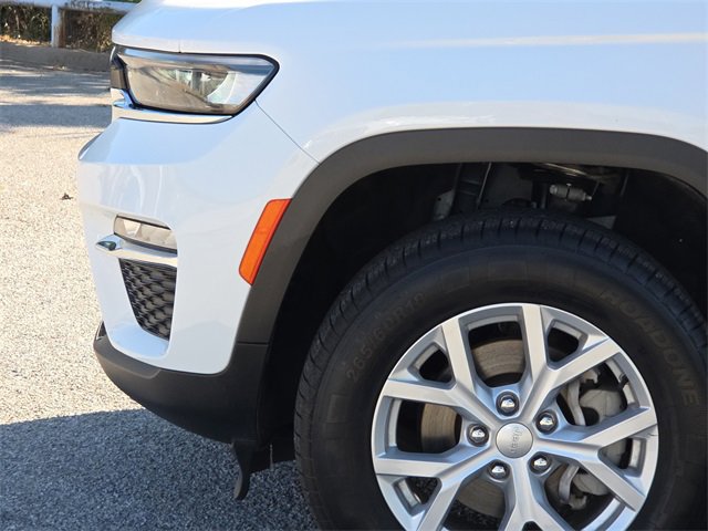 Used 2023 Jeep Grand Cherokee Limited image 5