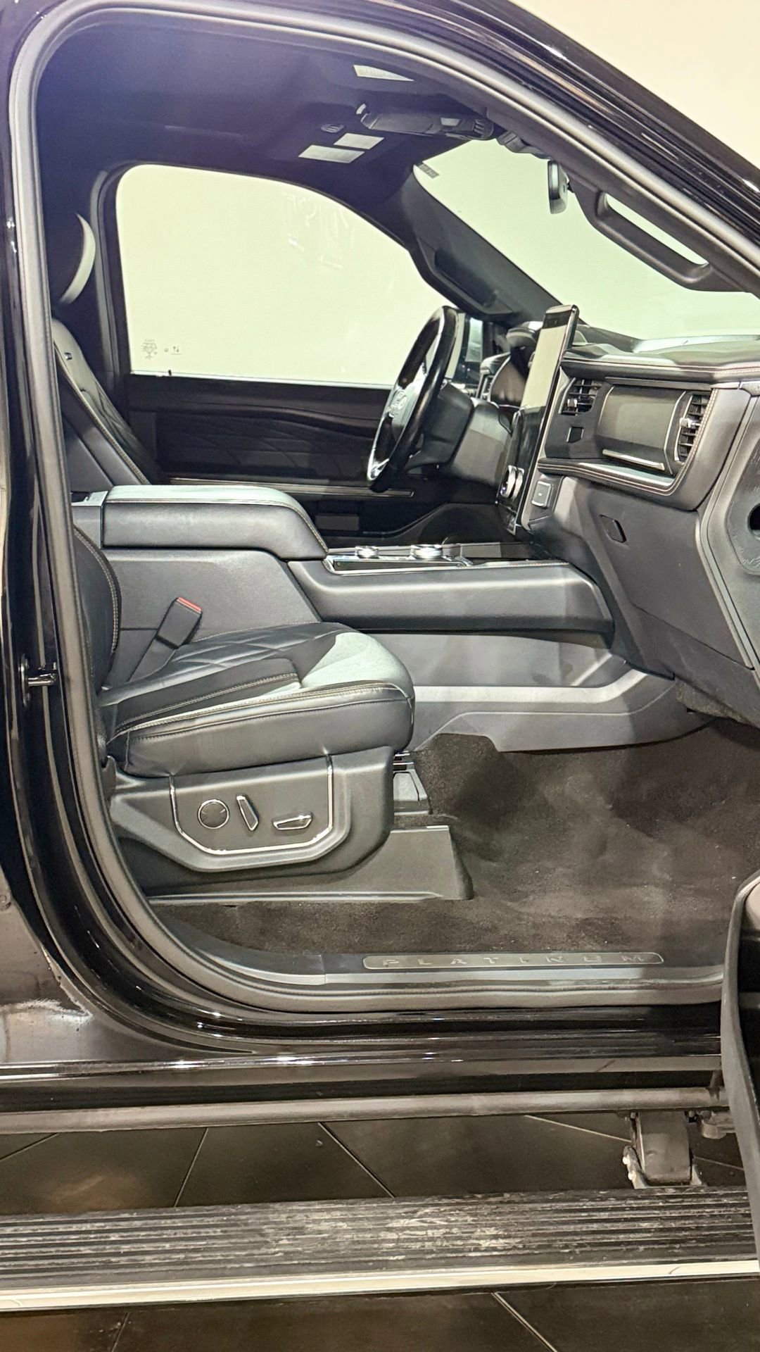 Used 2022 Ford Expedition Platinum image 50