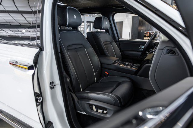 Used 2022 Rolls-Royce Cullinan Black Badge AWD/4WD image 73