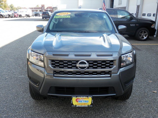 Used 2025 Nissan Frontier SV AWD/4WD image 3