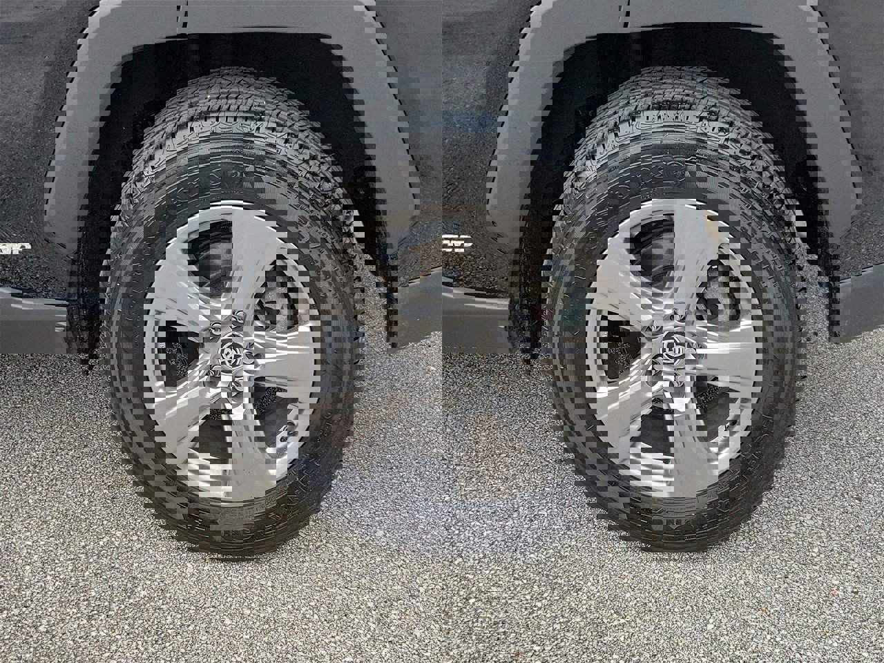 Used 2025 Toyota RAV4 XLE image 5