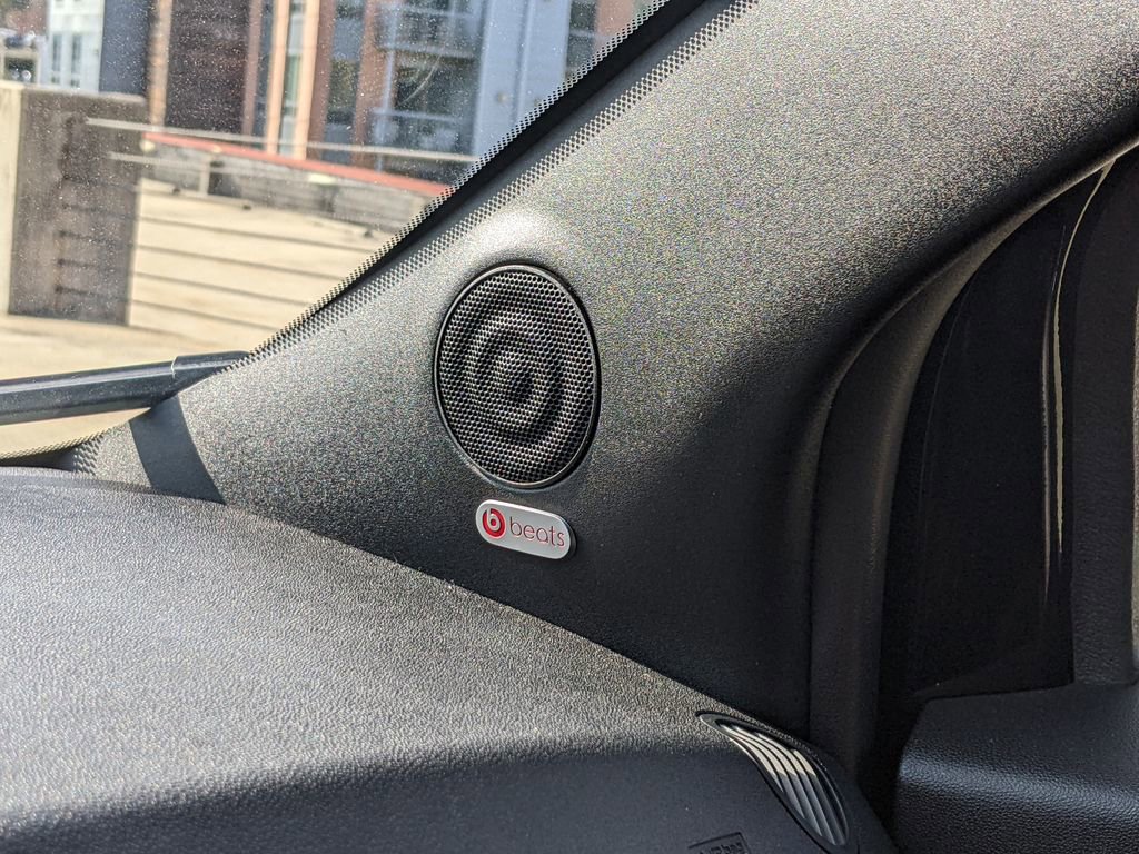 Used 2015 FIAT 500 Abarth w/ Beats Audio Package image 18