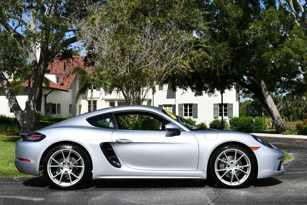Used 2018 Porsche 718 Cayman RWD image 7