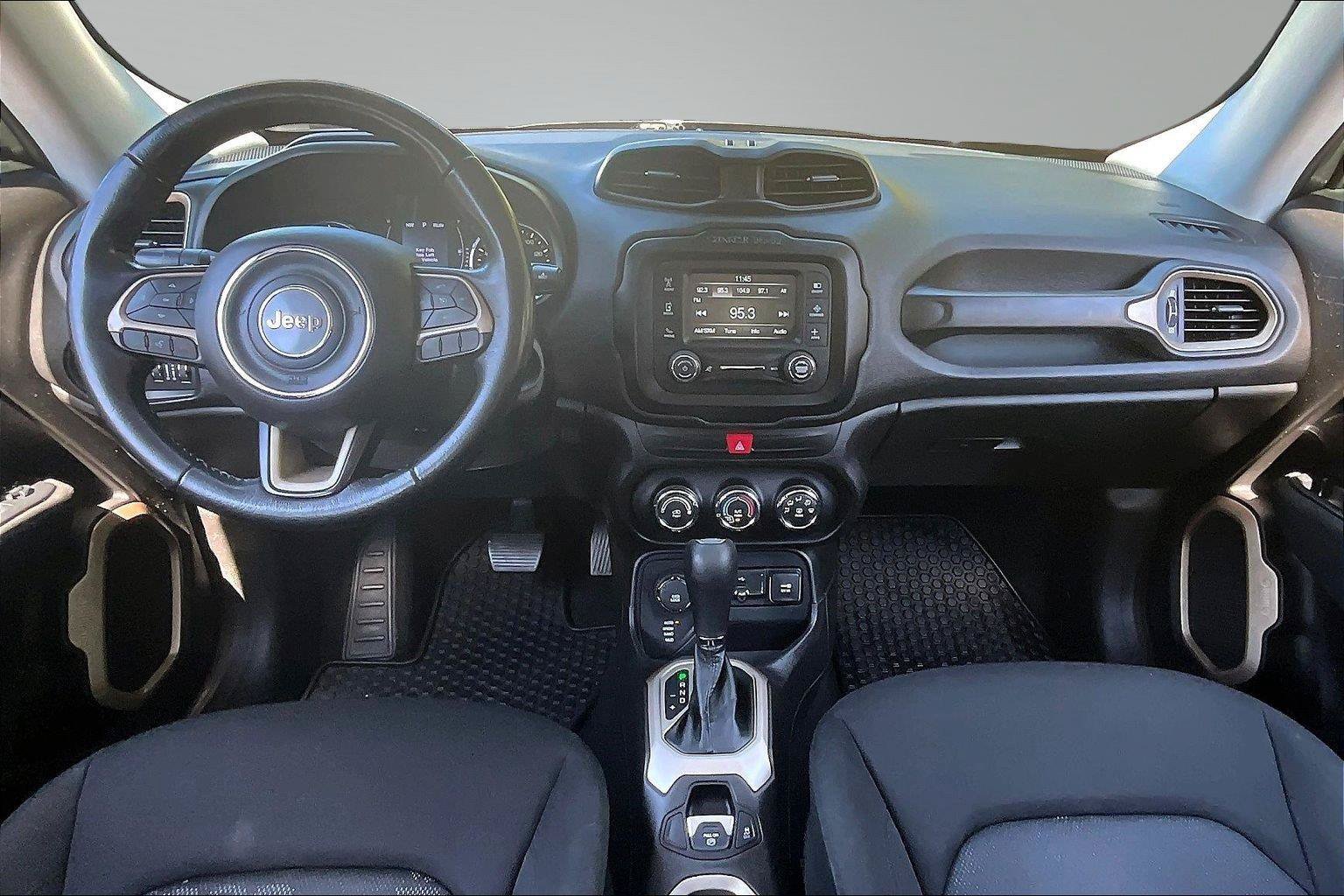 Used 2017 Jeep Renegade Latitude AWD/4WD image 17