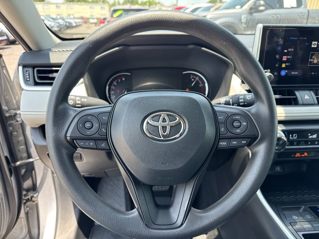 Used 2024 Toyota RAV4 XLE FWD image 8