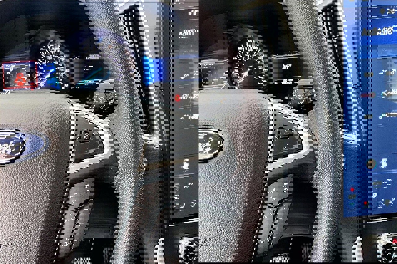 Used 2022 Ford Edge Titanium image 22