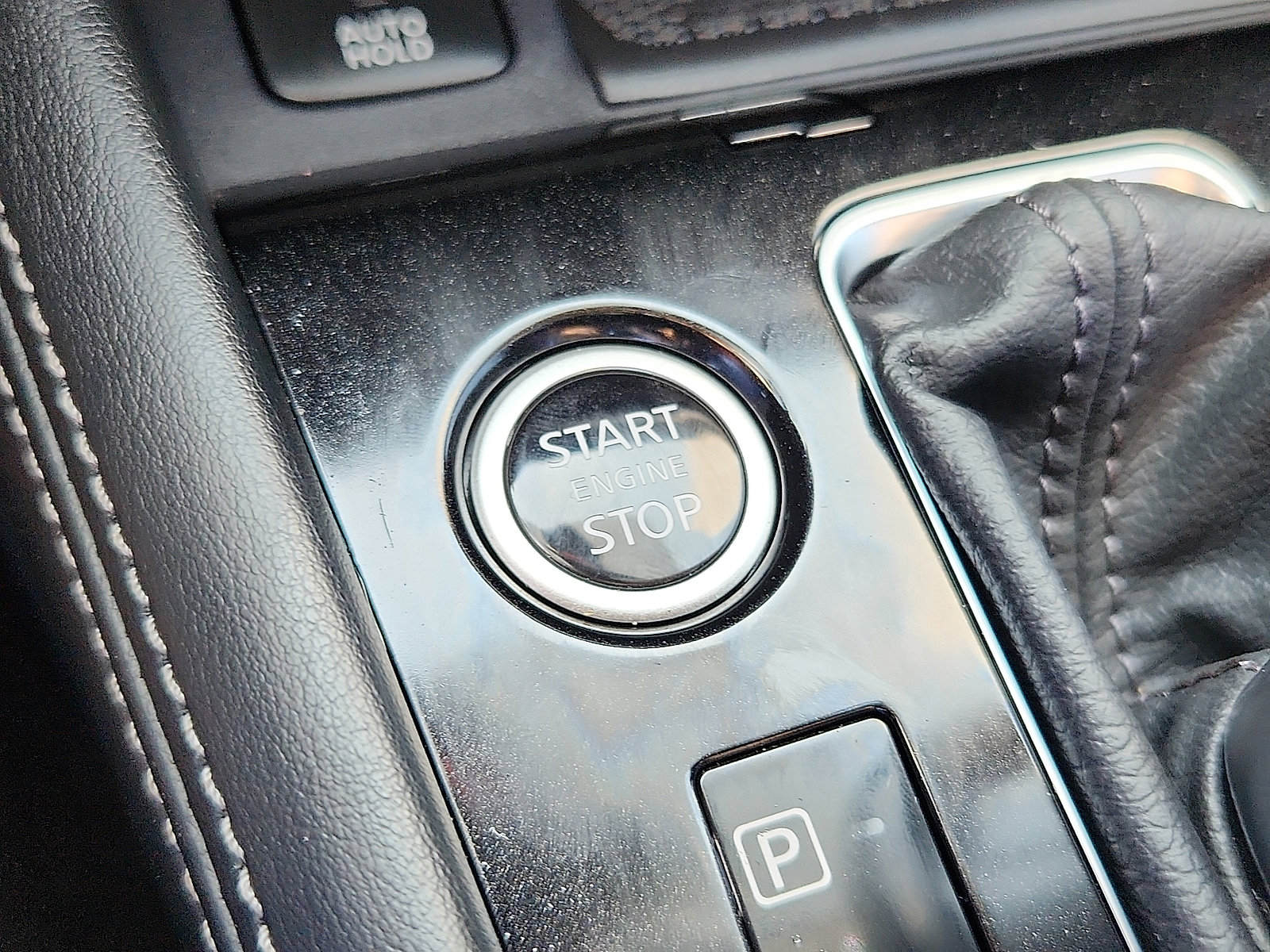 Used 2024 Nissan Kicks SR w/ SR Premium Package image 14