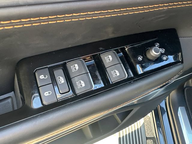 Used 2024 Jeep Grand Wagoneer Series III AWD/4WD image 24