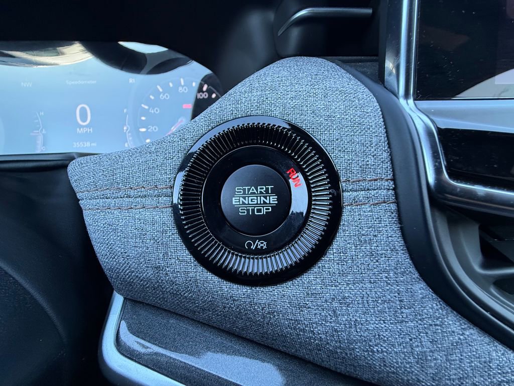 Used 2023 Jeep Compass Latitude image 24