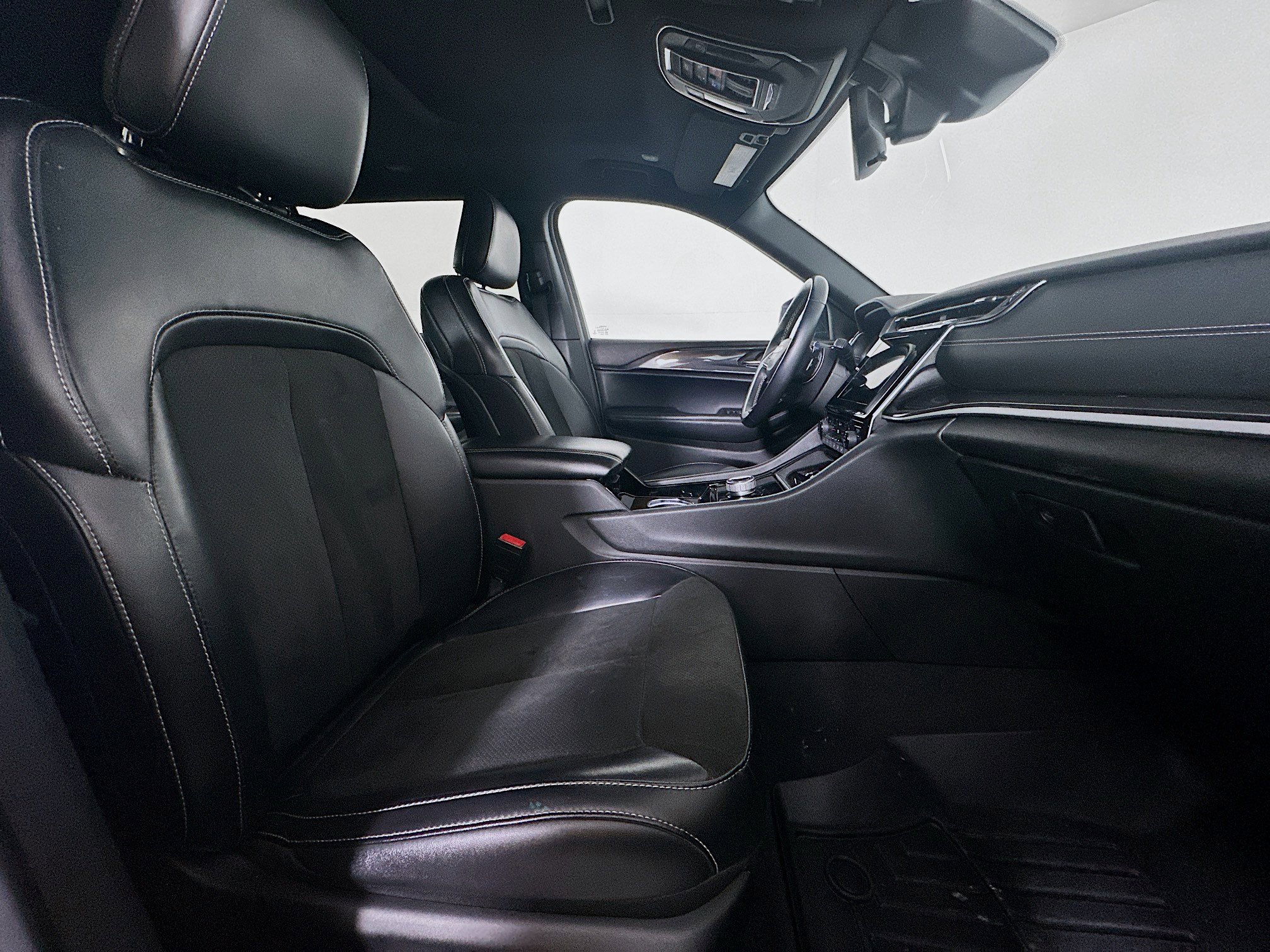 Used 2021 Jeep Grand Cherokee L Laredo image 33