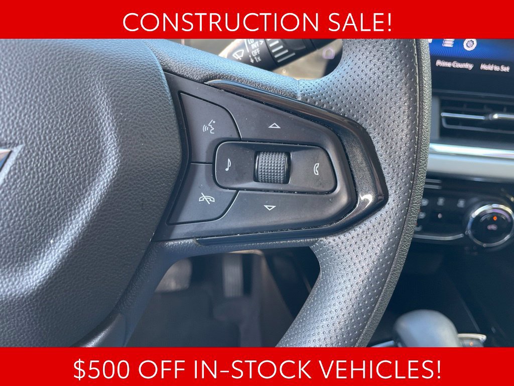 Used 2025 Chevrolet Trax LT FWD image 23