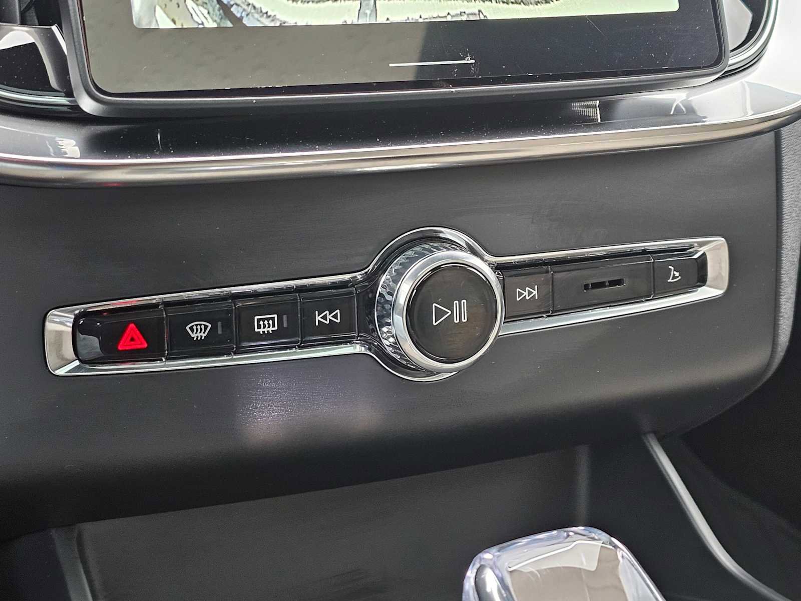 New 2026 Volvo XC90 B6 Plus w/ Protection Package Premier image 25